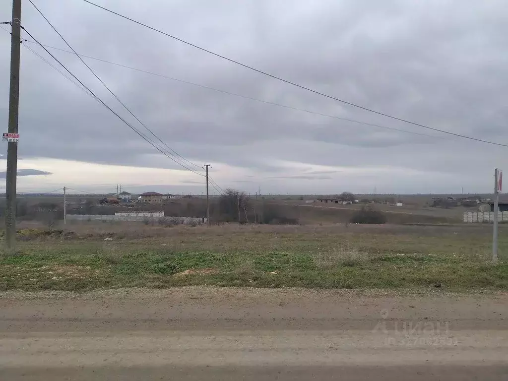 Участок в Крым, Симферопольский район, Перовское с/пос, с. Ключи ул. ... - Фото 1