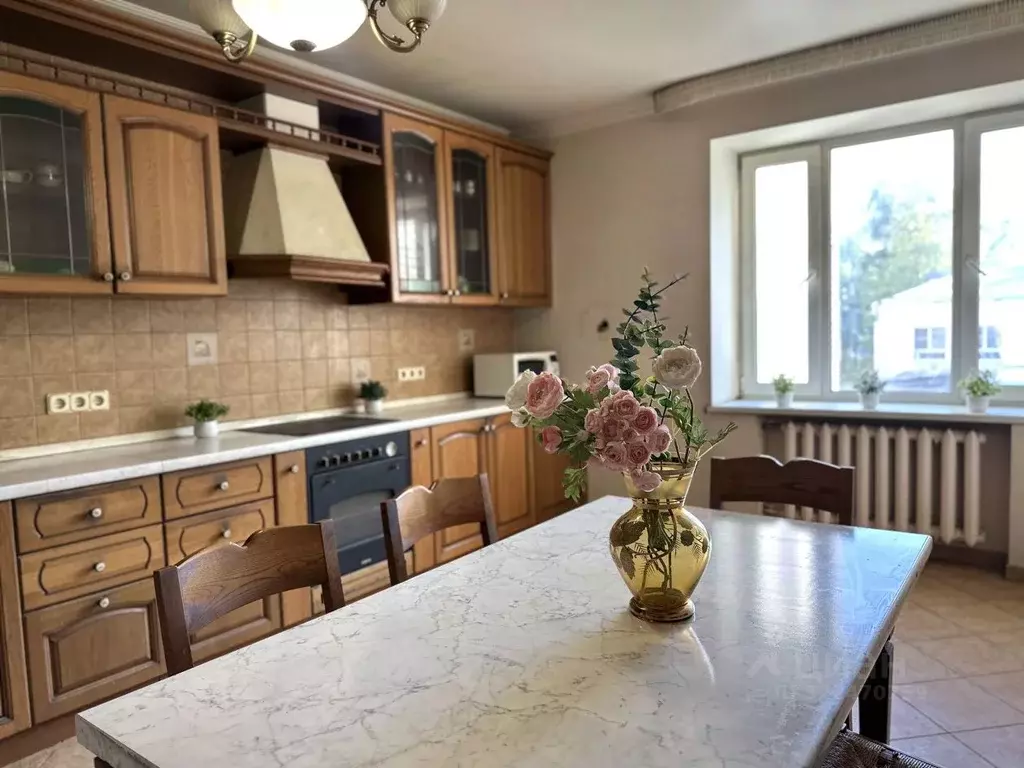 3-к кв. Кировская область, Киров ул. Всесвятская, 61к2 (106.0 м) - Фото 1