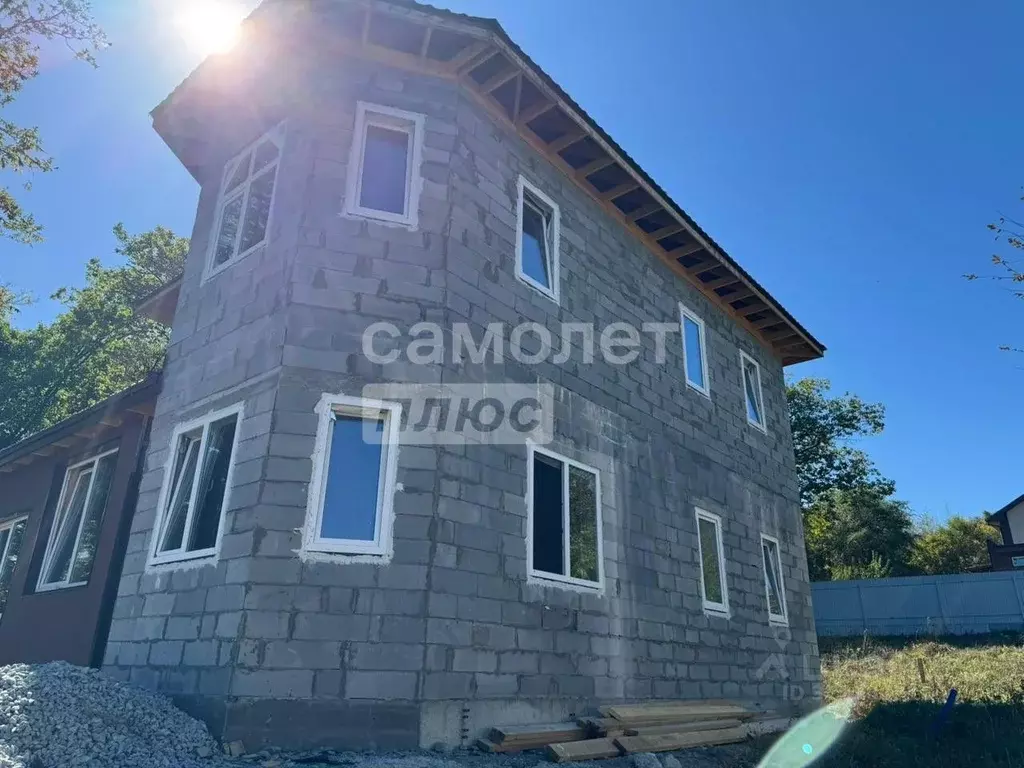 Дом в Приморский край, Артем Южный мкр, 199 (146 м) - Фото 1