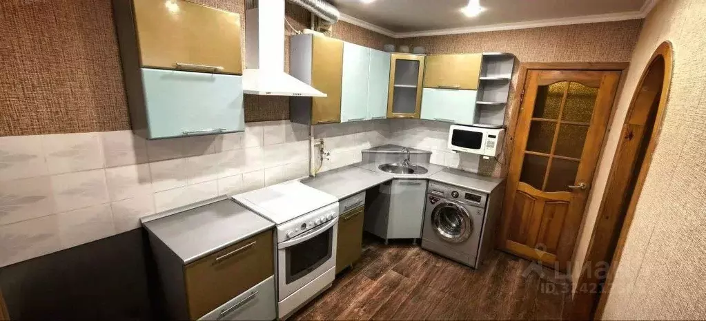 3-к кв. Белгородская область, Старый Оскол Парковый мкр, 20 (55.6 м) - Фото 1