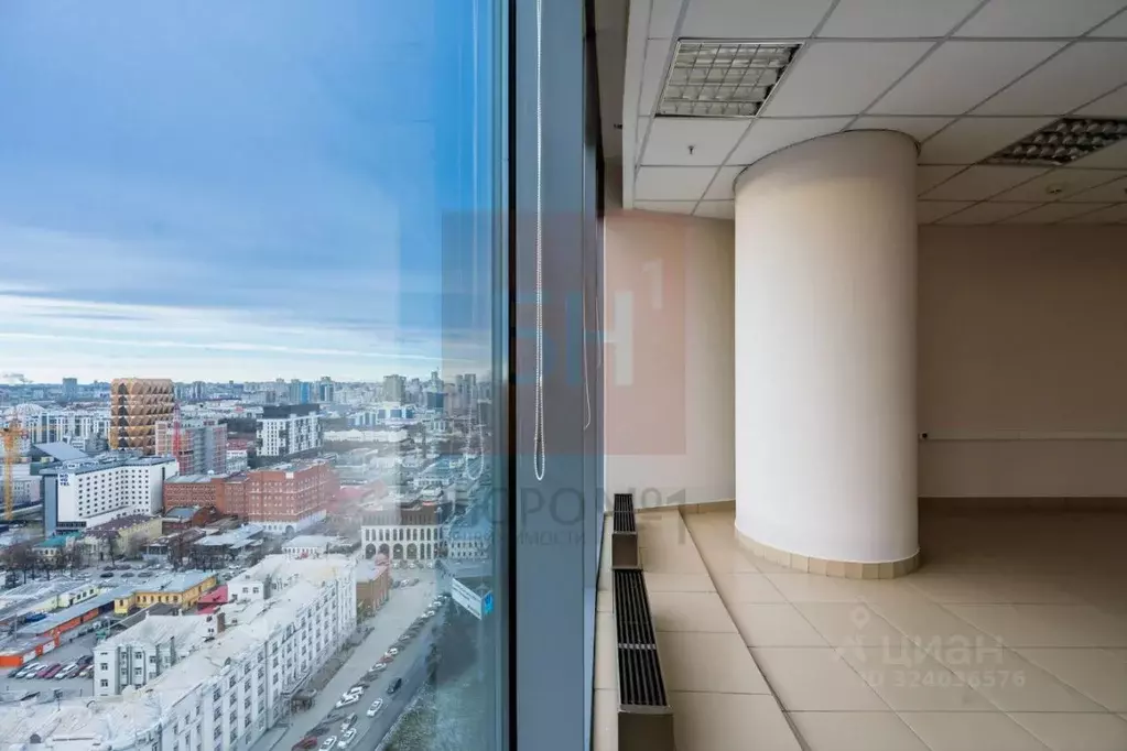 Помещение свободного назначения в Свердловская область, Екатеринбург ... - Фото 1