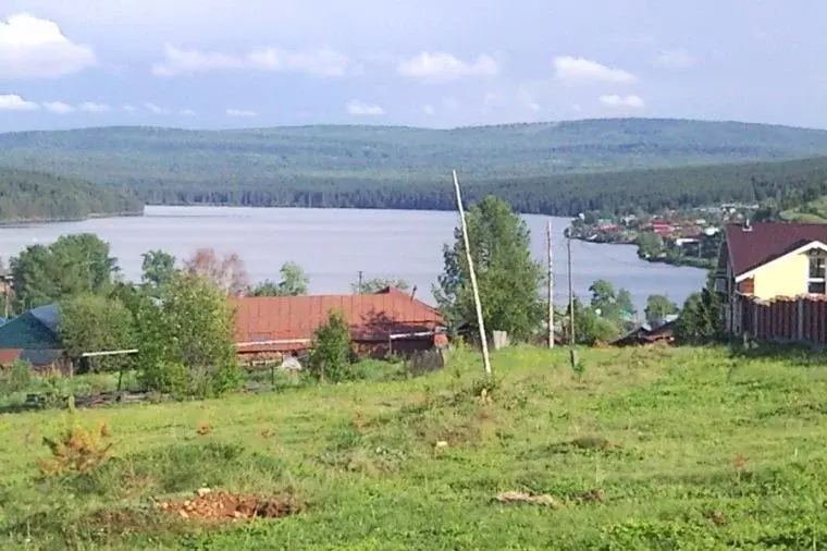 Участок в Свердловская область, Нижнесергинский район, Михайловское ... - Фото 0