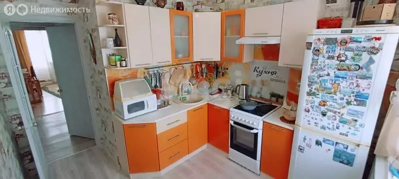 3-комнатная квартира: село Абатское, улица Пушкина, 20 (68.2 м) - Фото 1