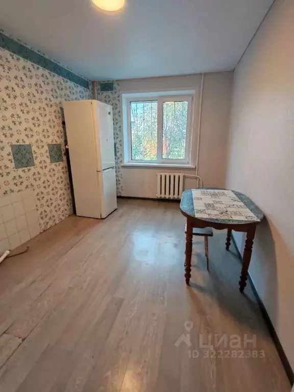 3-к кв. Саратовская область, Саратов ул. Имени К.Г. Уфимцева, 6к1 ... - Фото 0