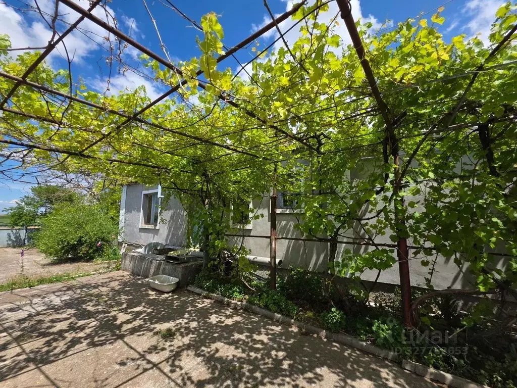 Дом в Крым, Сакский район, Веселовское с/пос, с. Наташино ул. Гагарина ... - Фото 2