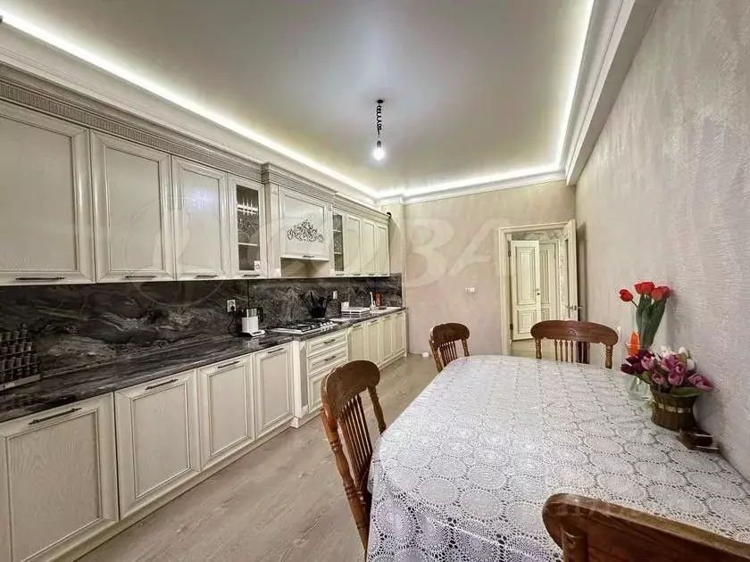 3-к кв. Дагестан, Махачкала ул. Хуршилова, 17 (95.0 м) - Фото 0