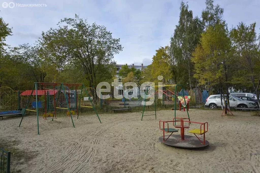 2-комнатная квартира: Тюмень, улица Федюнинского, 17 (48 м) - Фото 1