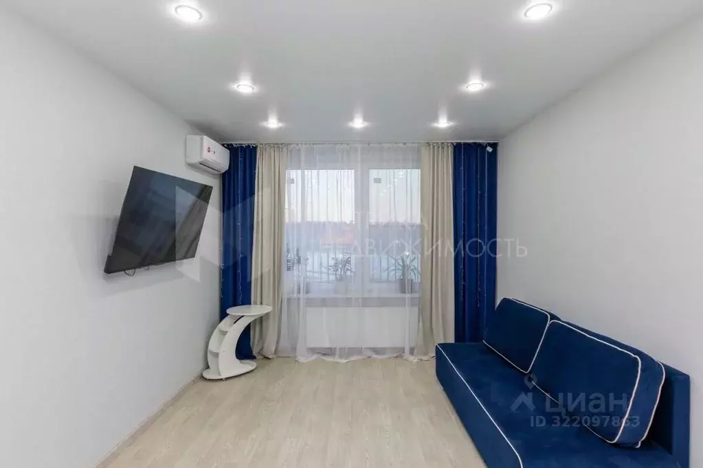 2-к кв. Тюменская область, Тюмень ул. Фармана Салманова, 1 (61.3 м) - Фото 1