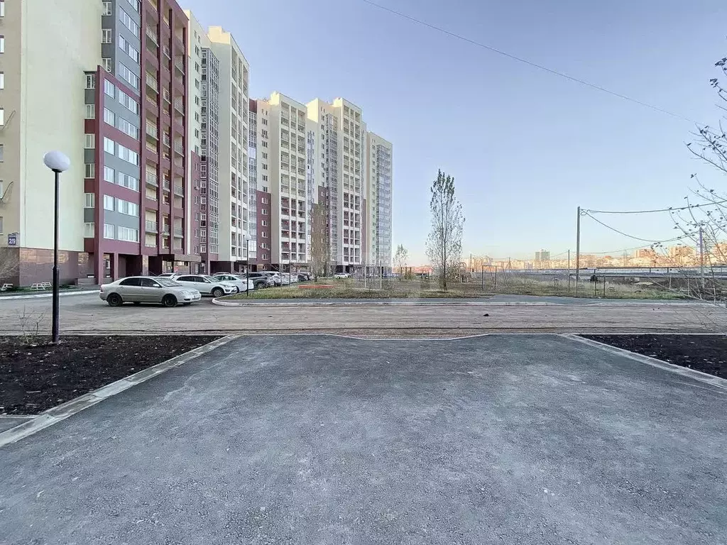1-к кв. Оренбургская область, Оренбург ул. Неплюева, 2 (57.5 м) - Фото 0