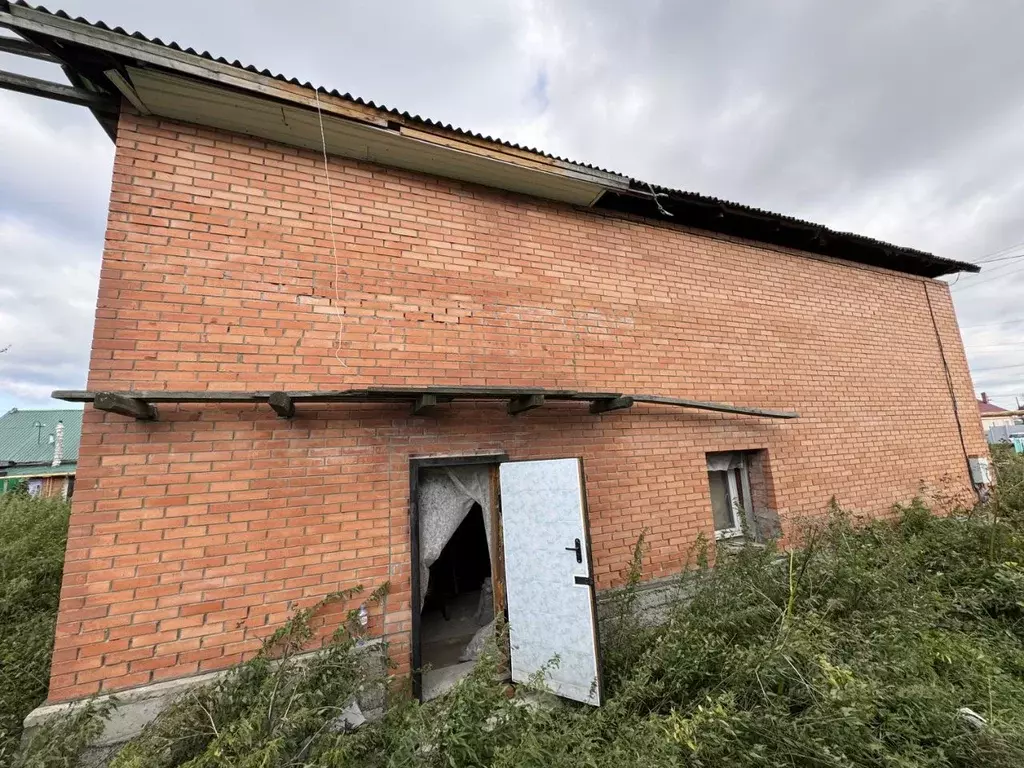 Дом в Омская область, Омский район, с. Надеждино Центральная ул. (140 ... - Фото 1