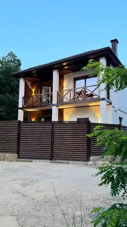 Дом в Крым, Сакский район, Новофедоровка пгт ул. Севастопольская (165 ... - Фото 0