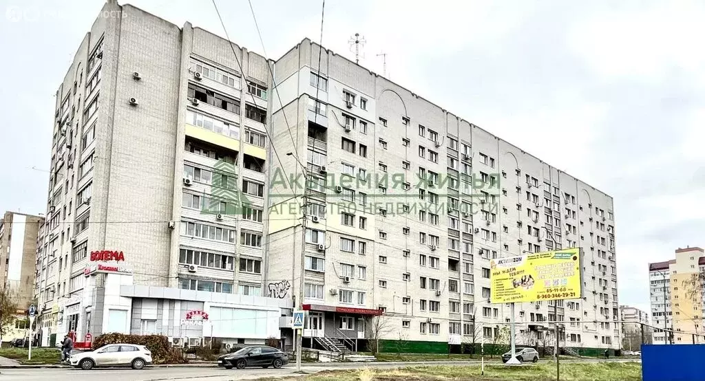 2-комнатная квартира: Энгельс, Комсомольская улица, 143 (49 м) - Фото 0