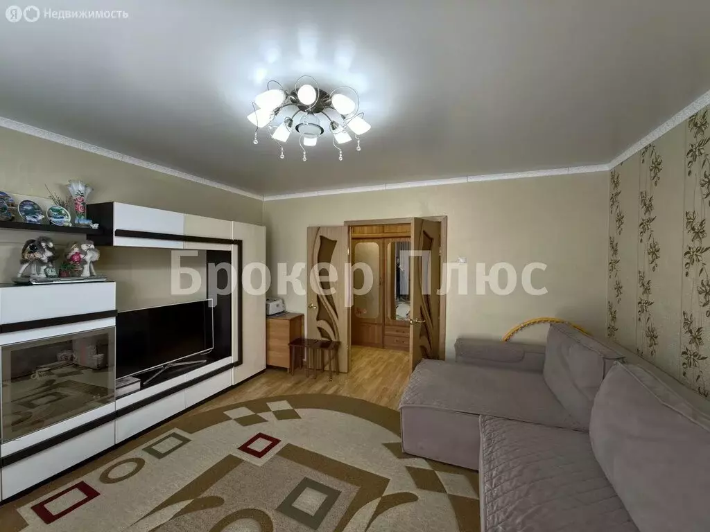 3-комнатная квартира: Абакан, проспект Дружбы Народов, 23 (64.5 м) - Фото 1