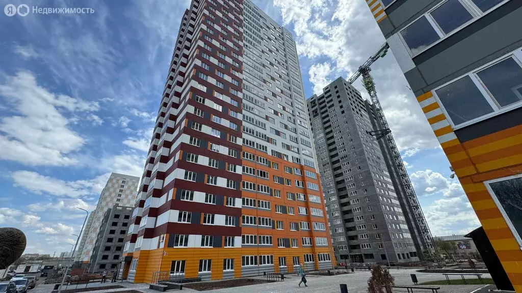 3-комнатная квартира: Оренбург, улица Юркина, 10 (80 м) - Фото 1