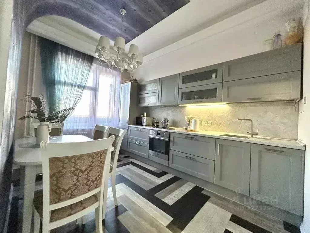 2-к кв. Ленинградская область, Гатчина ул. Рощинская, 1 (70.0 м) - Фото 2