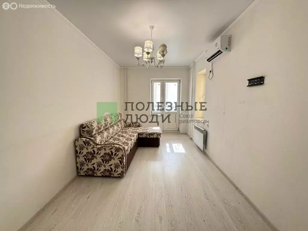 1-комнатная квартира: Астрахань, улица Куликова, 81 (39.5 м) - Фото 0