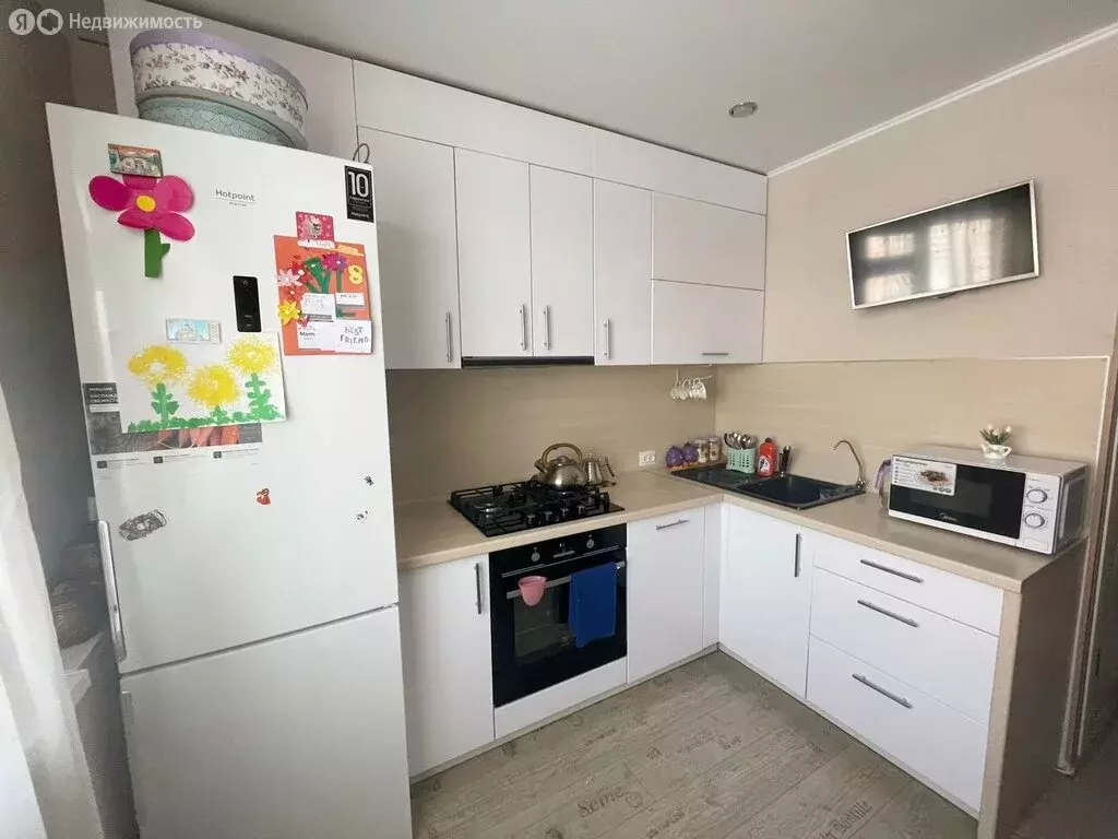 3-комнатная квартира: Новый Уренгой, район Северная Жилая Часть, ... - Фото 2