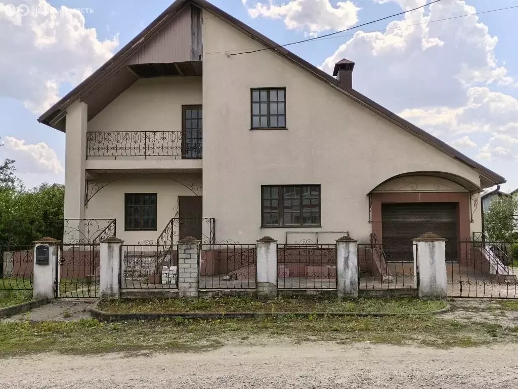 Дом в посёлок Кузьмино, улица Есенина, 64 (296 м) - Фото 1