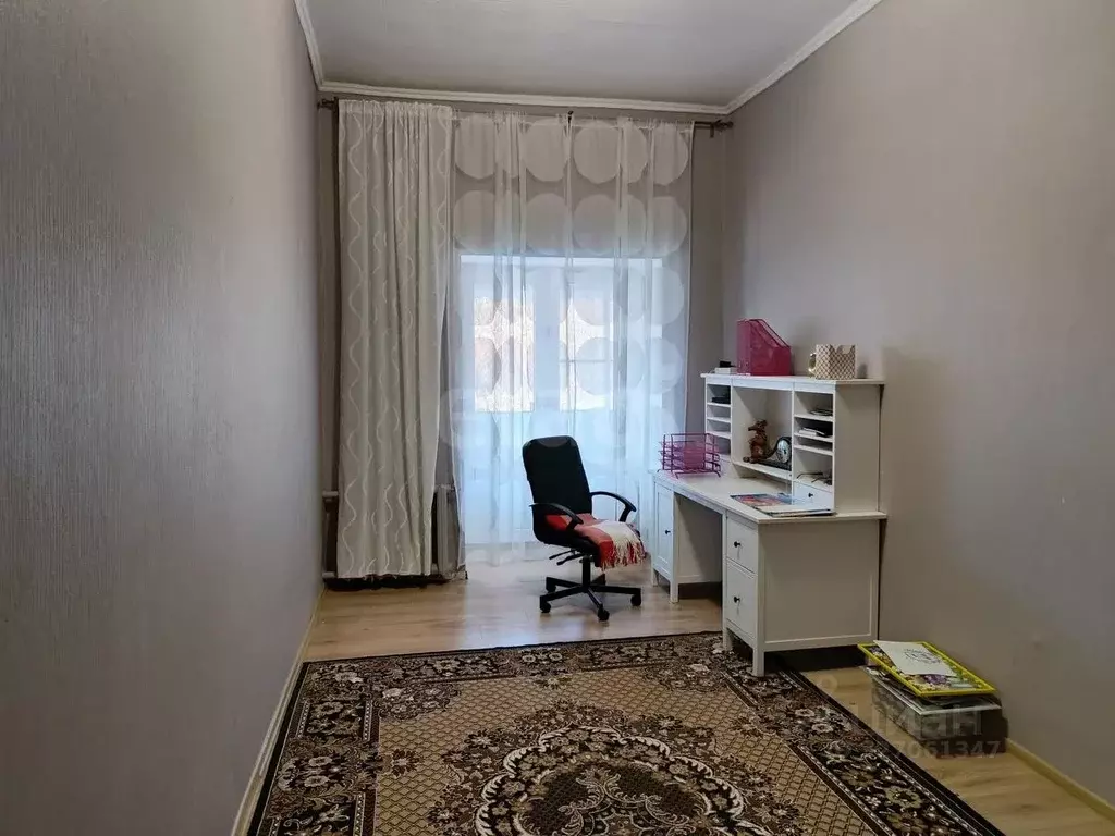 4-к кв. Псковская область, Остров ул. Освобождения, 4 (93.4 м) - Фото 1