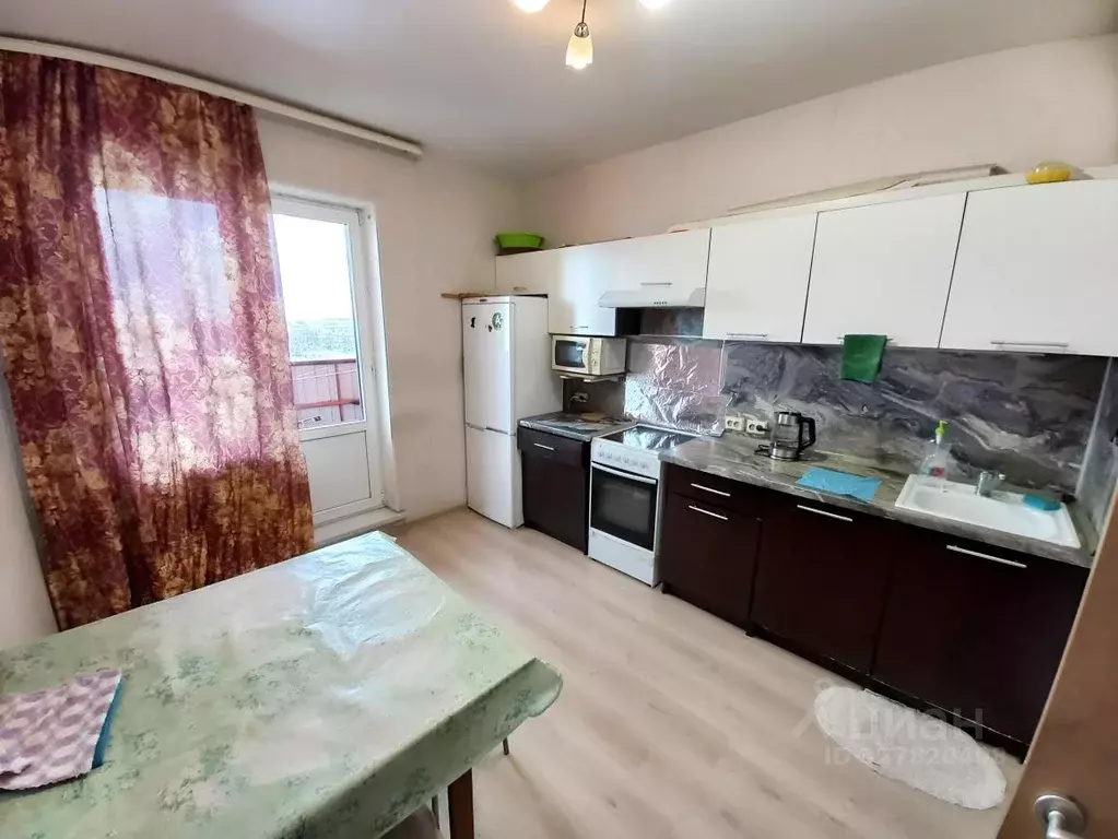 3-к кв. Санкт-Петербург пос. Шушары, Ленсоветовский тер., 13 (76.8 м) - Фото 2