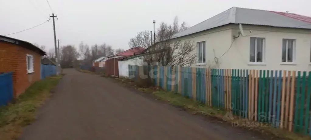 Дом в Саратовская область, Базарно-Карабулакский район, Липовское ... - Фото 1