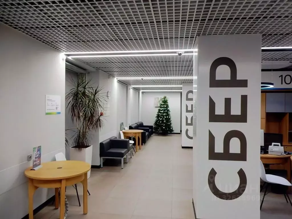 Помещение свободного назначения в Ленинградская область, Кириши просп. ... - Фото 2