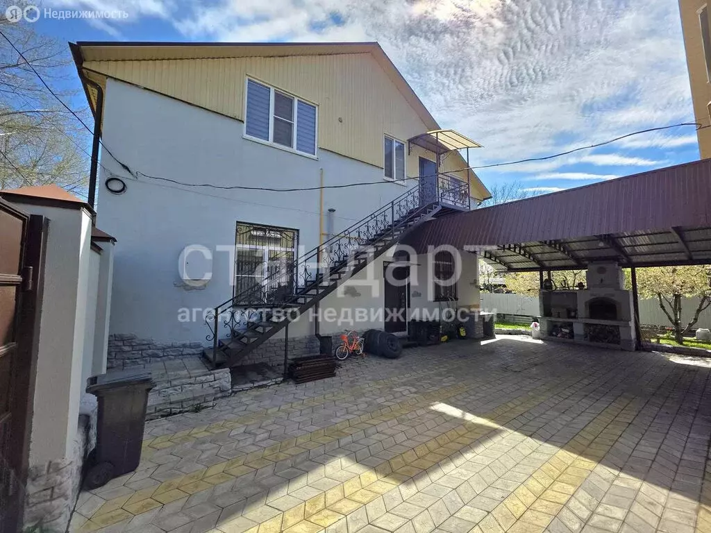Дом в Ессентуки, улица Куйбышева (346.5 м) - Фото 1
