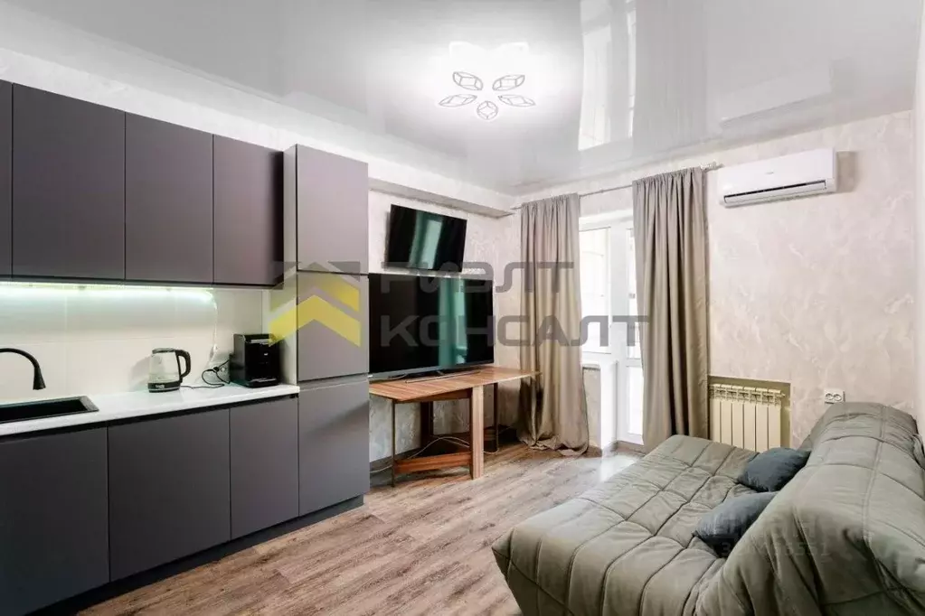 2-к кв. Омская область, Омск просп. Комарова, 11/3 (53.5 м) - Фото 1