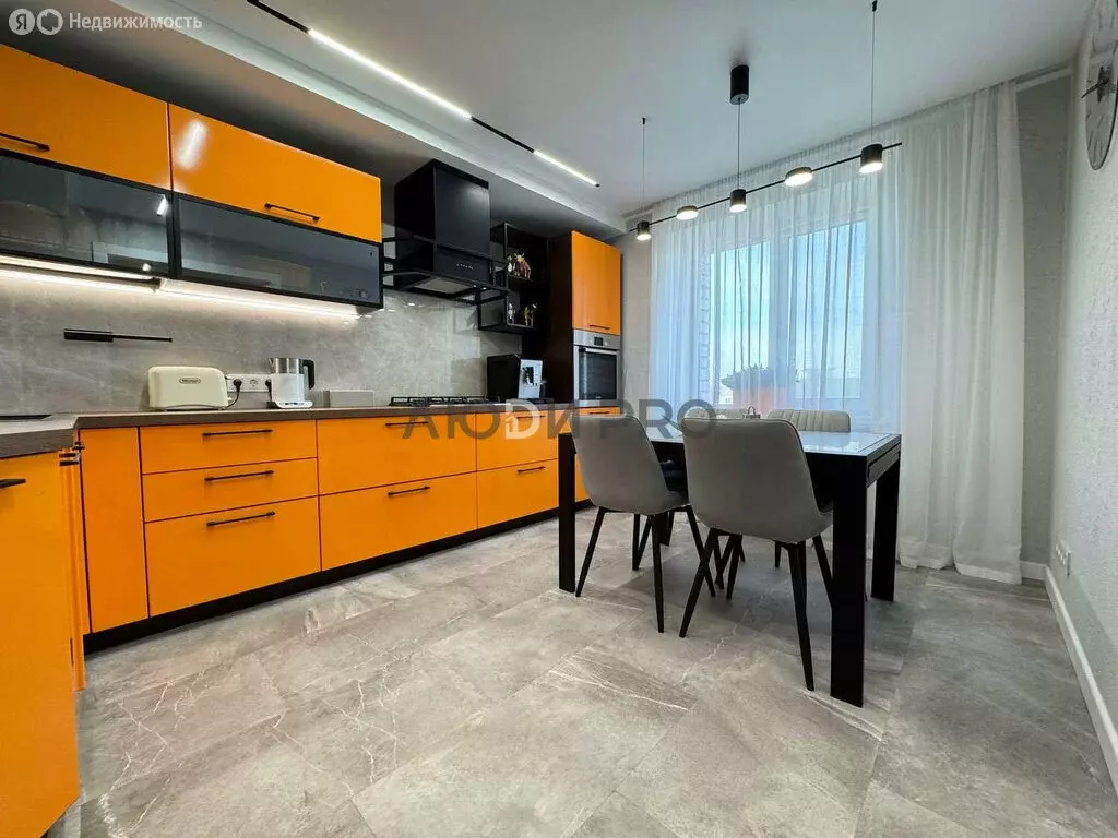 4-комнатная квартира: Саратов, улица имени А.П. Чехова, 12/36 (115 м) - Фото 2