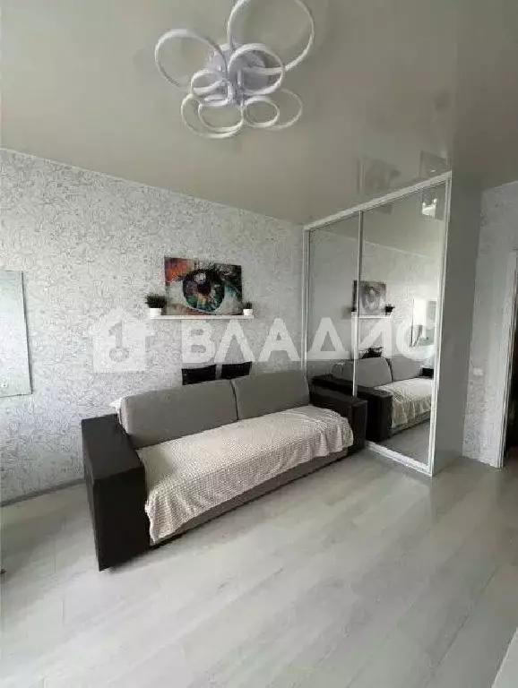 Продается 2-комнатная квартира - Фото 1