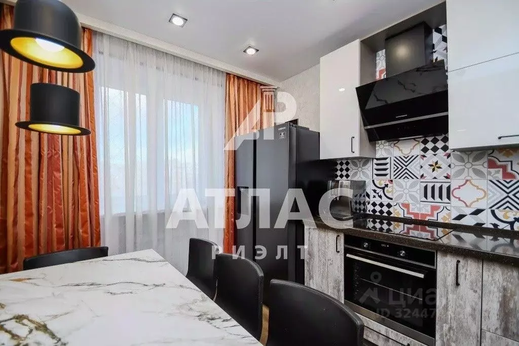 3-к кв. Омская область, Омск ул. Куйбышева, 113к1 (88.2 м) - Фото 2