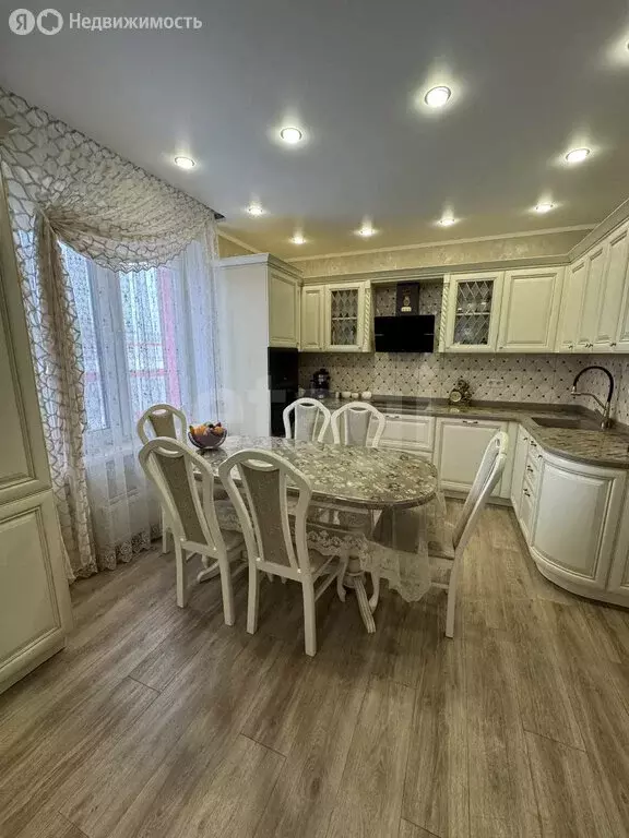 2-комнатная квартира: Тюмень, улица 50 лет Октября, 57В (79.6 м) - Фото 2