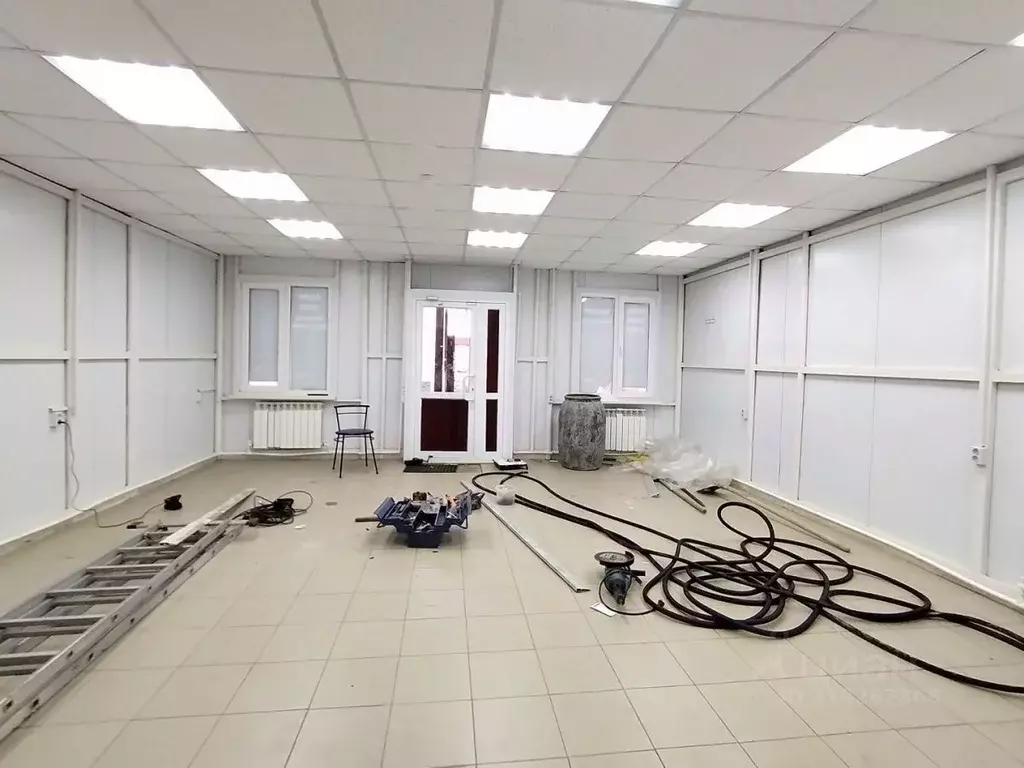 Помещение свободного назначения в Волгоградская область, с. Ольховка ... - Фото 1