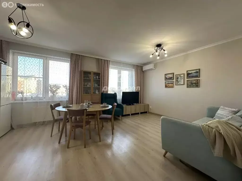 3-комнатная квартира: Екатеринбург, проспект Академика Сахарова, 41 ... - Фото 2