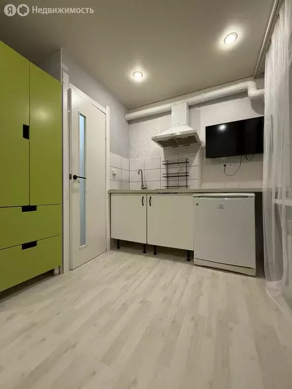 Квартира-студия: Казань, улица Короленко, 52А (15 м) - Фото 2