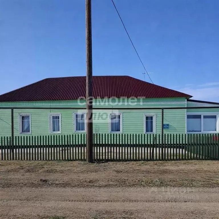 Дом в Курская область, Щигровский район, Защитенский сельсовет, с. ... - Фото 1