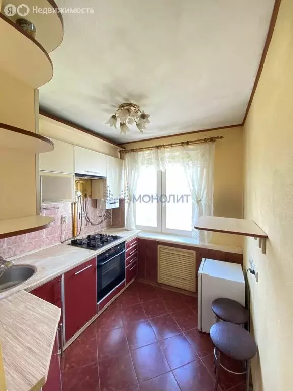 3-комнатная квартира: Дзержинск, улица Комбрига Патоличева, 3 (63 м) - Фото 0