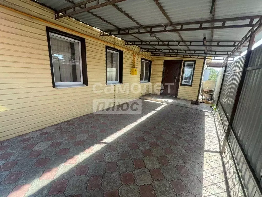 Дом в Краснодарский край, Ейское городское поселение, пос. Широчанка ... - Фото 2