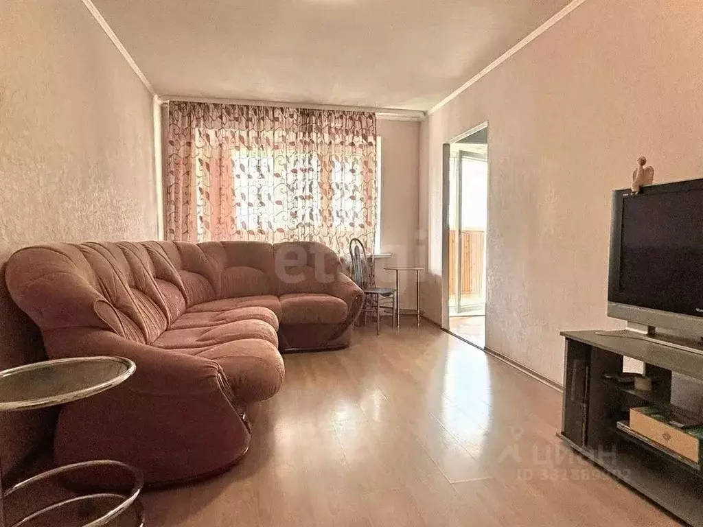 3-к кв. Вологодская область, Череповец Набережная ул., 41 (65.0 м) - Фото 1