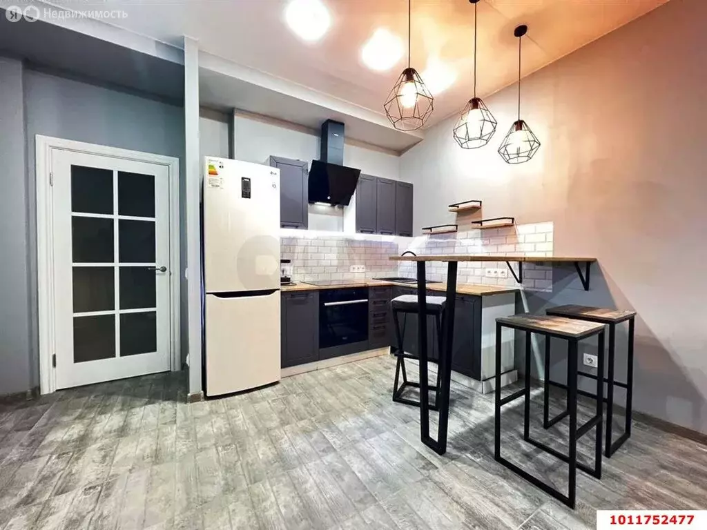 2-комнатная квартира: Краснодар, Морская улица, 47 (80 м) - Фото 1