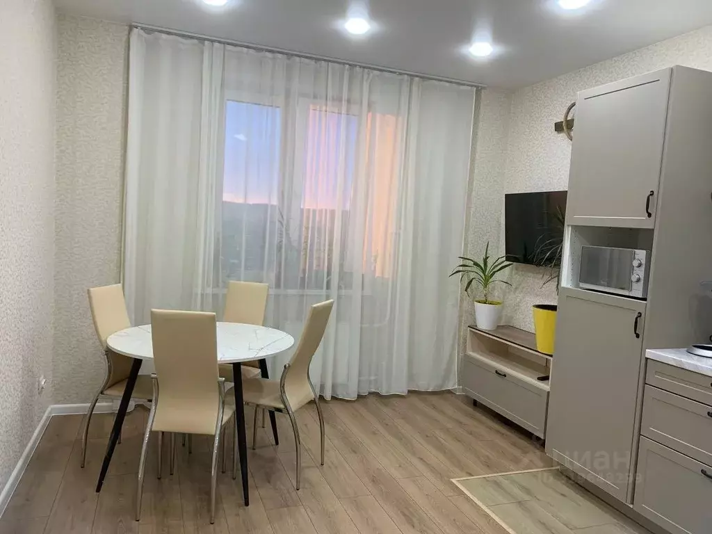 2-к кв. Красноярский край, Красноярск Северное ш., 48А (68.0 м) - Фото 1
