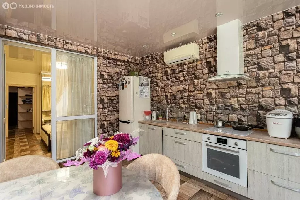 2-комнатная квартира: Алушта, улица Ленина, 21 (73 м) - Фото 1