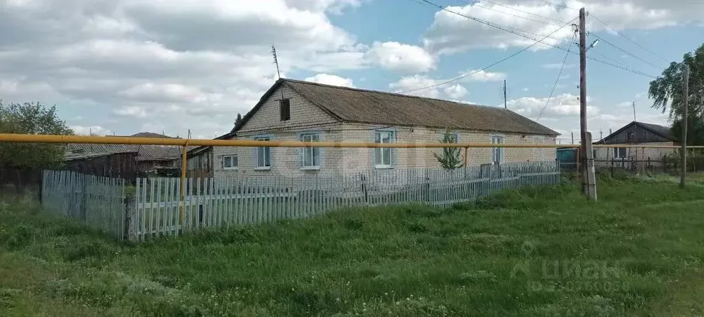 Дом в Самарская область, Хворостянка с/пос, с. Чувичи ул. Московская, ... - Фото 1