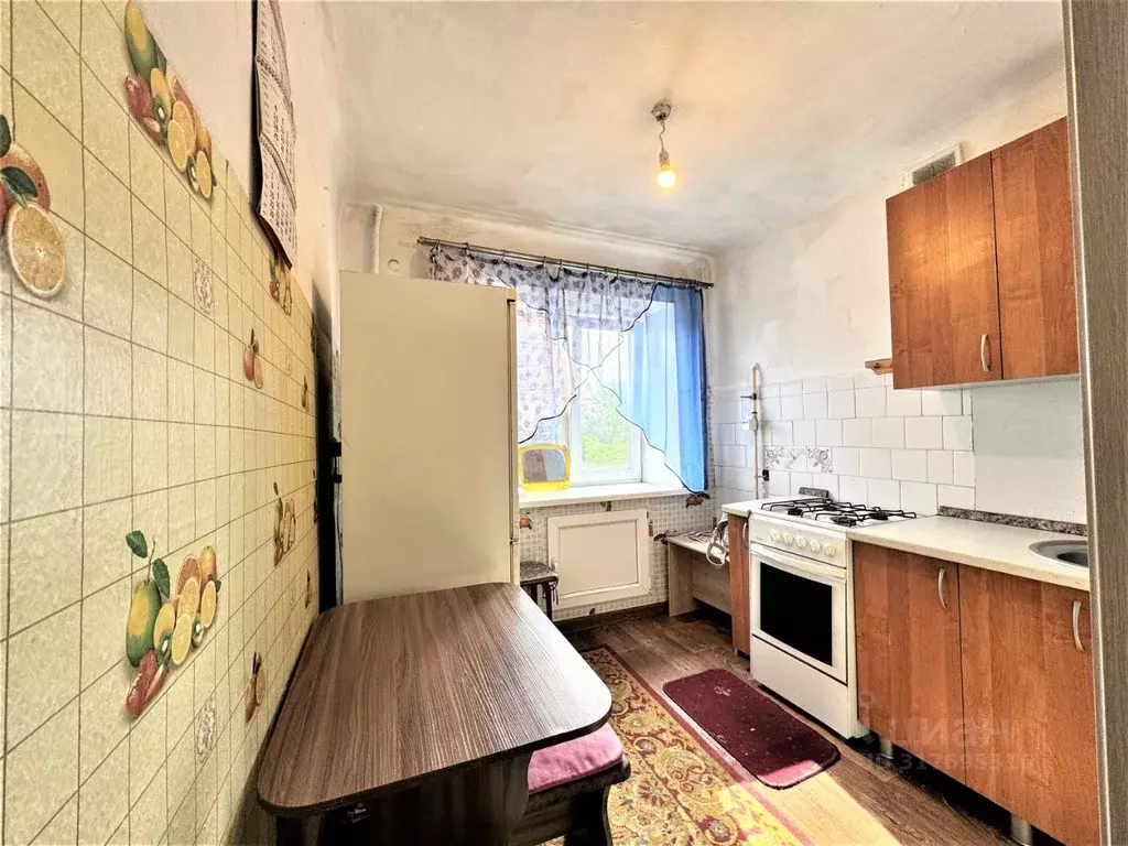 2-к кв. Омская область, Омск Нефтезаводская ул., 10 (41.0 м) - Фото 0