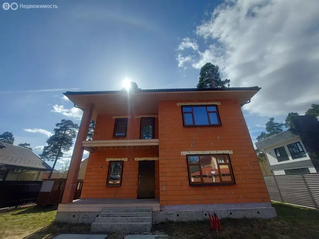 Дом в село Тарасовка, микрорайон Зелёный Бор (225 м) - Фото 1