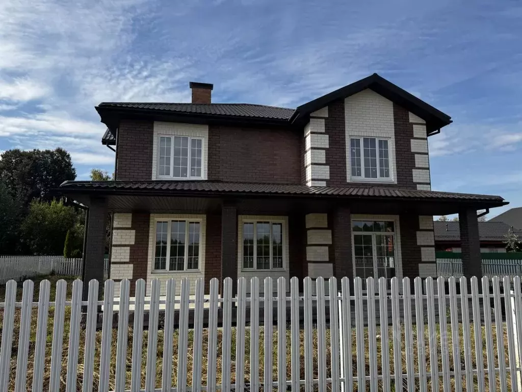 Дом в Московская область, Одинцовский городской округ, с. Жаворонки ... - Фото 1