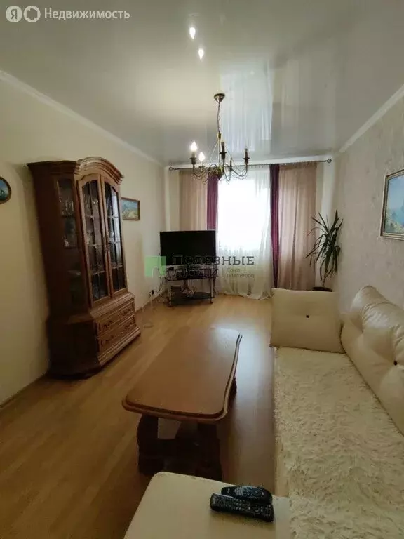 3-комнатная квартира: Белгород, улица Есенина, 44 (63.4 м) - Фото 1