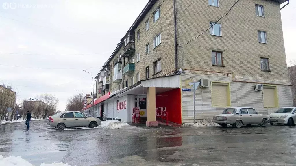 2-комнатная квартира: Тюмень, улица Декабристов, 143 (42.9 м) - Фото 1