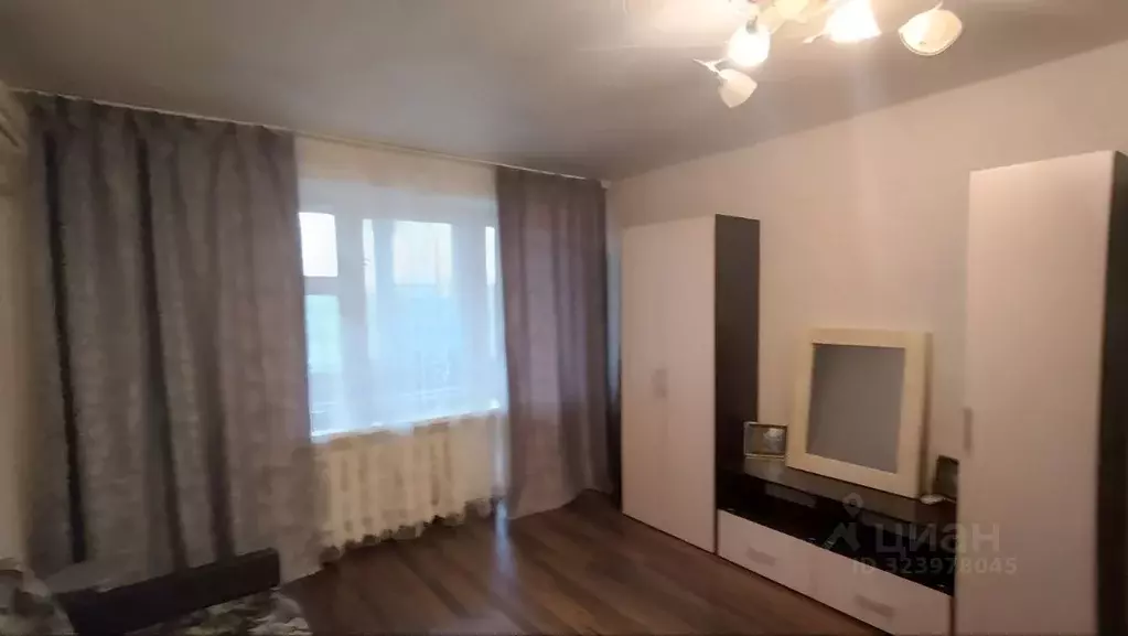 1-к кв. Волгоградская область, Волгоград ул. Кирова, 105 (38.0 м) - Фото 1