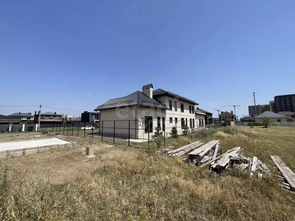 Дом в Ростовская область, Аксай ул. Вартереса Самургашева (475 м) - Фото 1